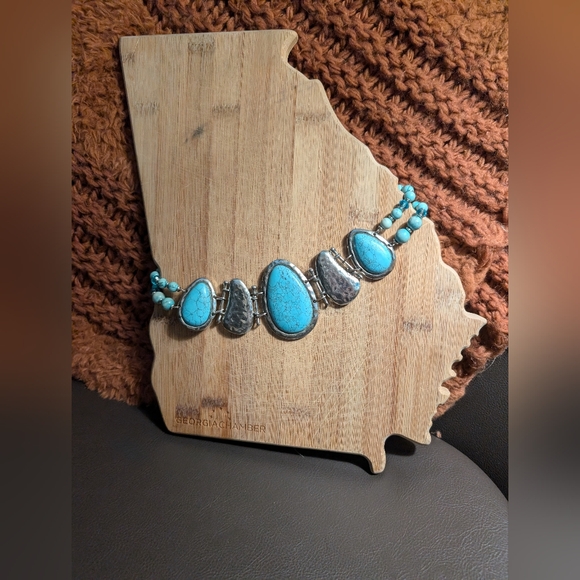 Southwestern Faux Turquoise Necklace - Picture 2 of 4